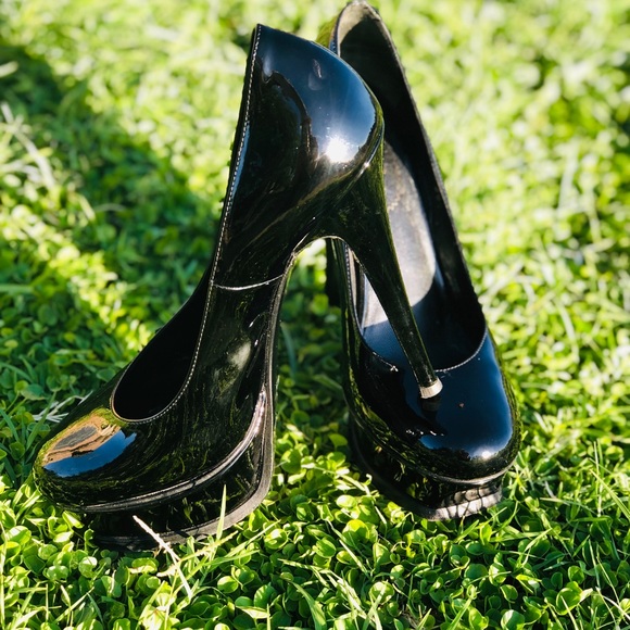 Yves Saint Laurent Black Patent Leather Heels - Picture 7 of 13